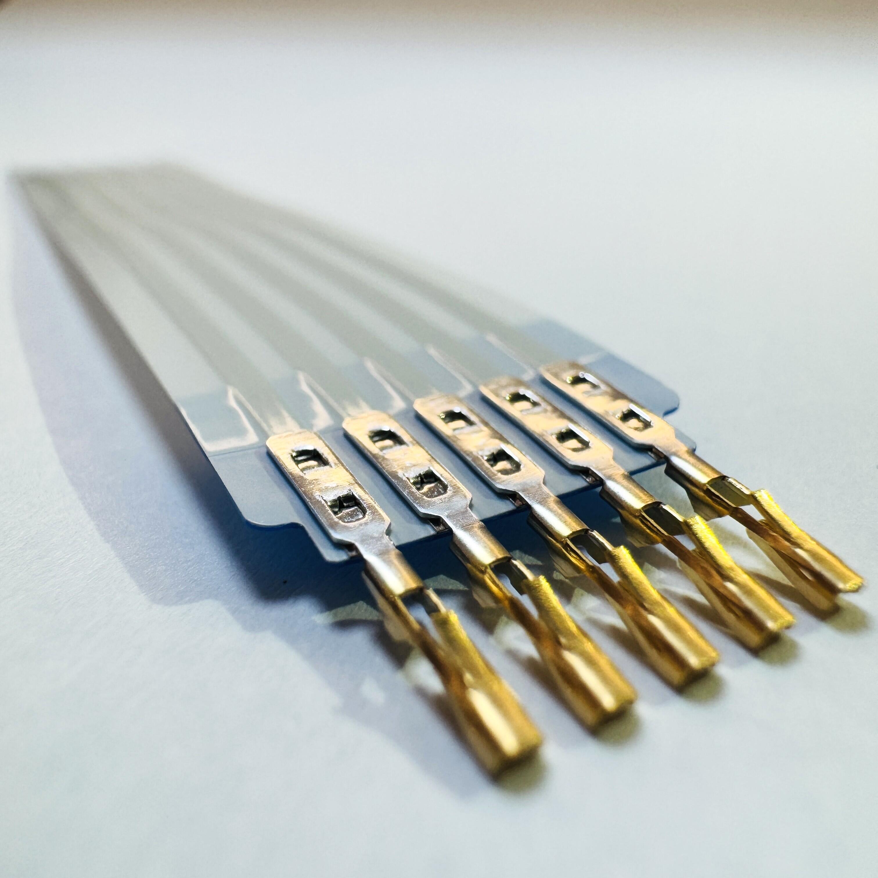 用於連接的輕薄型 FFC 扁平排線，高耐彎折性